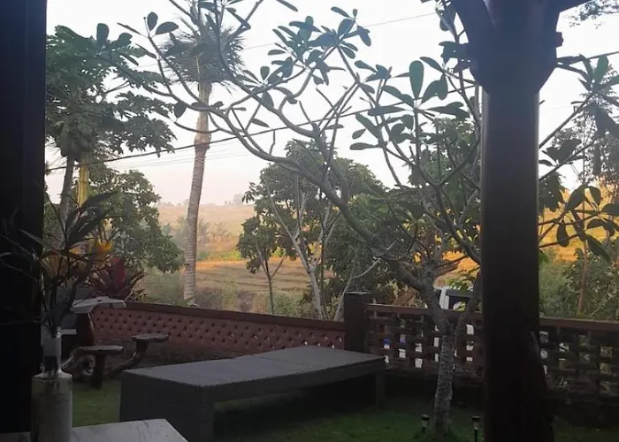 Riverside Medewi Airsatang