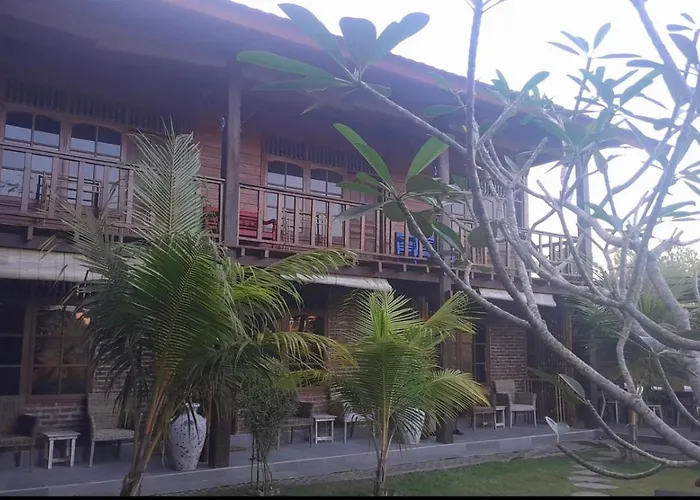 Riverside Medewi